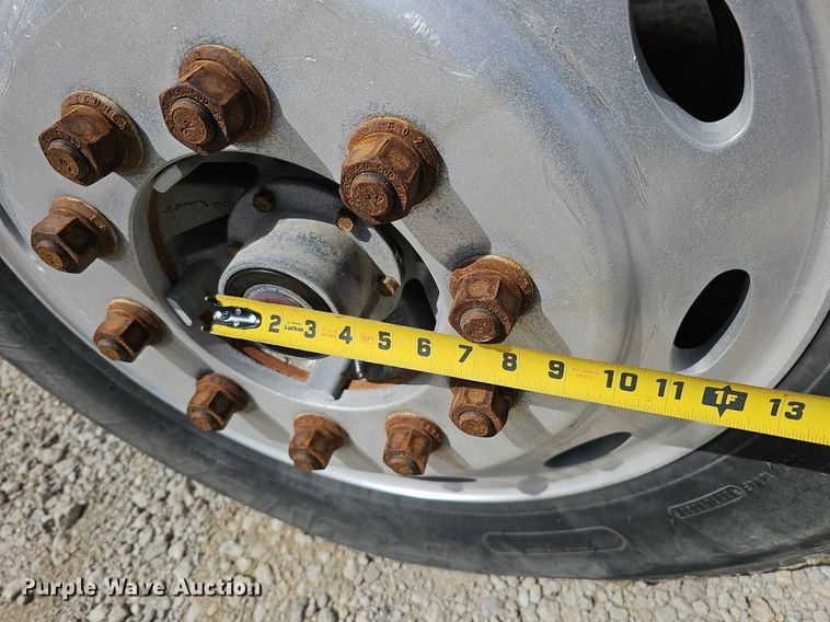 image for item DQ8673 1999 Peterbilt 379 semi truck