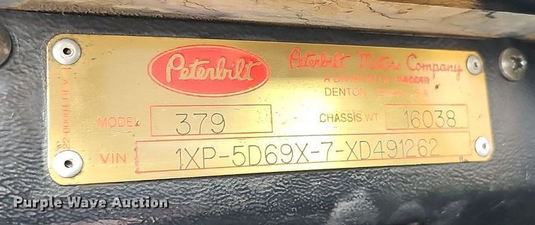 image for item DQ8673 1999 Peterbilt 379 semi truck