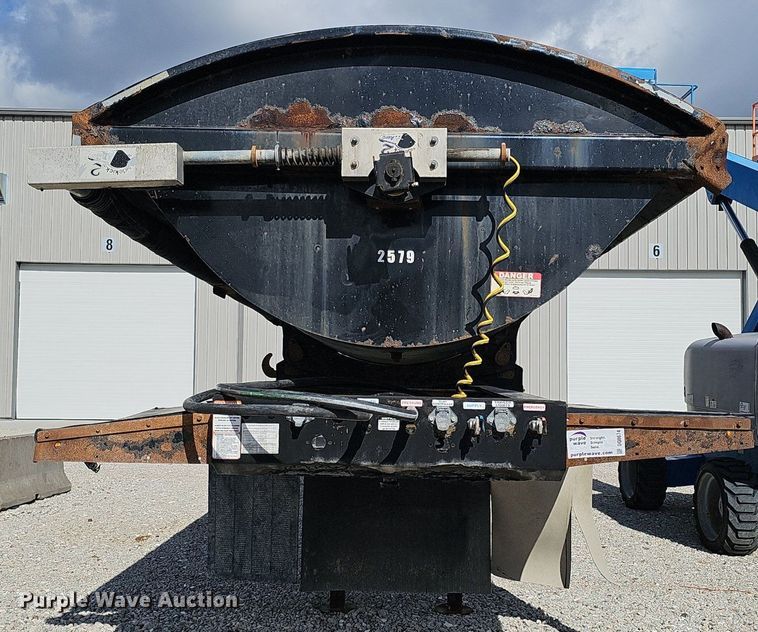 image for item DQ8674 2013 SiDump'r SDR325 side dump trailer
