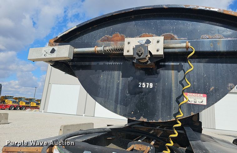 image for item DQ8674 2013 SiDump'r SDR325 side dump trailer