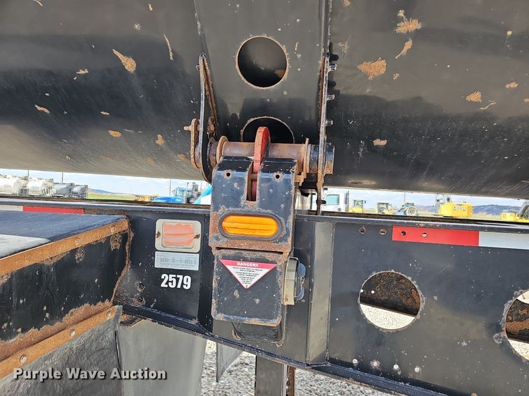 image for item DQ8674 2013 SiDump'r SDR325 side dump trailer