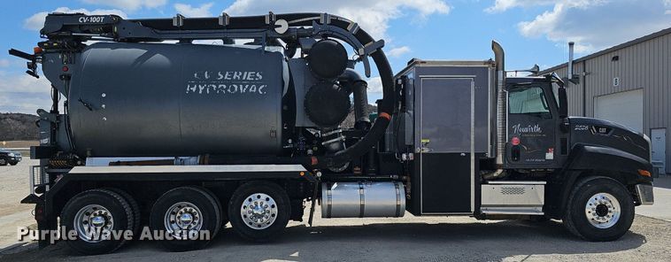 image for item DQ8675 2015 Caterpillar CT660L hydrovac truck