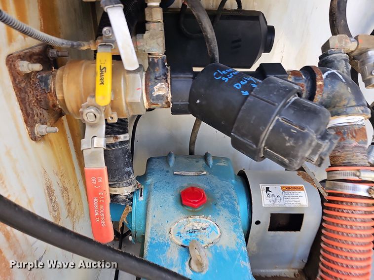 image for item DQ8675 2015 Caterpillar CT660L hydrovac truck