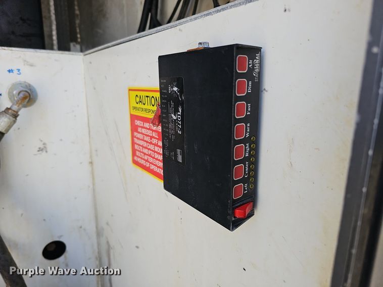 image for item DQ8675 2015 Caterpillar CT660L hydrovac truck