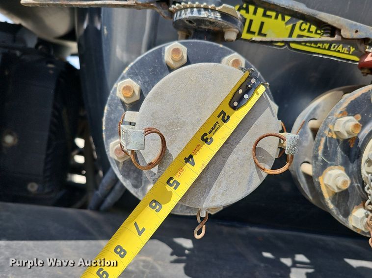 image for item DQ8675 2015 Caterpillar CT660L hydrovac truck