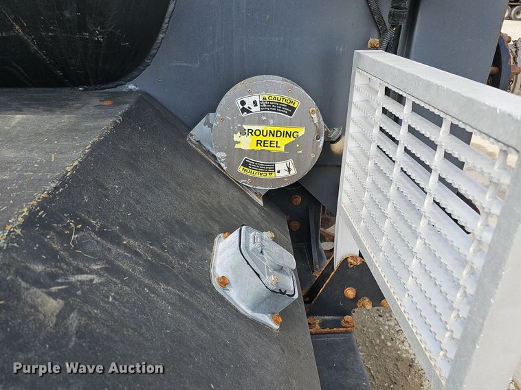 image for item DQ8675 2015 Caterpillar CT660L hydrovac truck