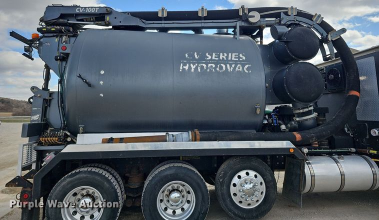 image for item DQ8675 2015 Caterpillar CT660L hydrovac truck