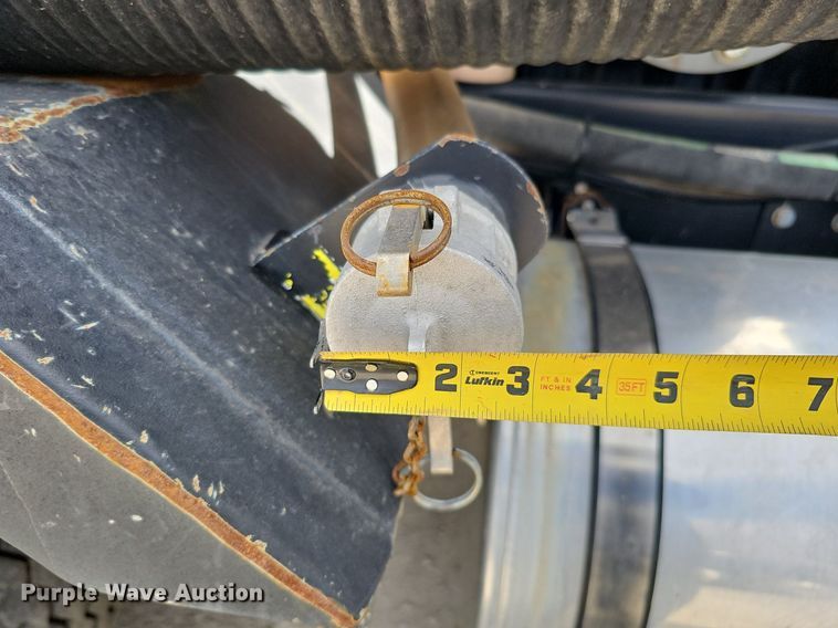 image for item DQ8675 2015 Caterpillar CT660L hydrovac truck