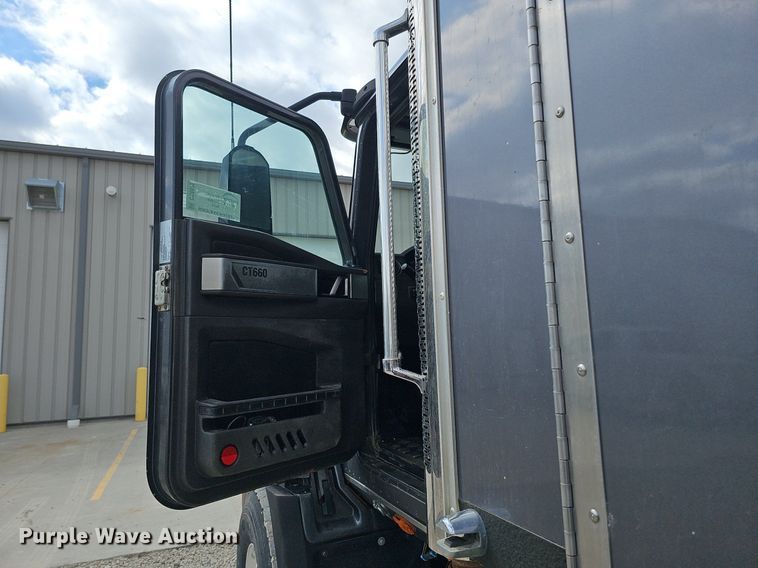 image for item DQ8675 2015 Caterpillar CT660L hydrovac truck