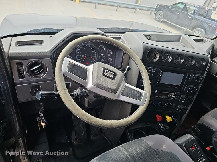 image for item DQ8675 2015 Caterpillar CT660L hydrovac truck