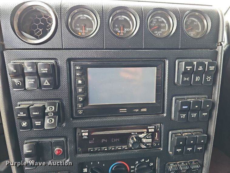 image for item DQ8675 2015 Caterpillar CT660L hydrovac truck