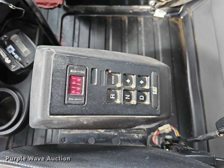 image for item DQ8675 2015 Caterpillar CT660L hydrovac truck