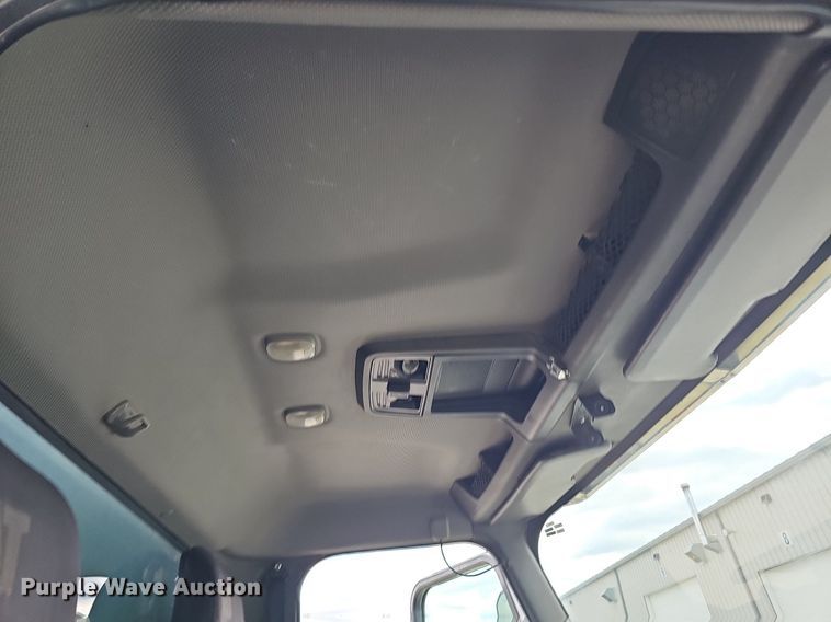 image for item DQ8675 2015 Caterpillar CT660L hydrovac truck