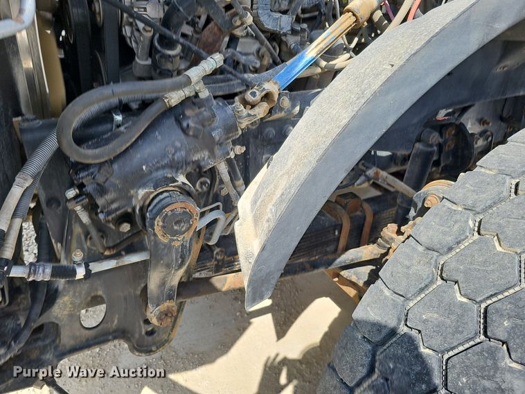 image for item DQ8675 2015 Caterpillar CT660L hydrovac truck