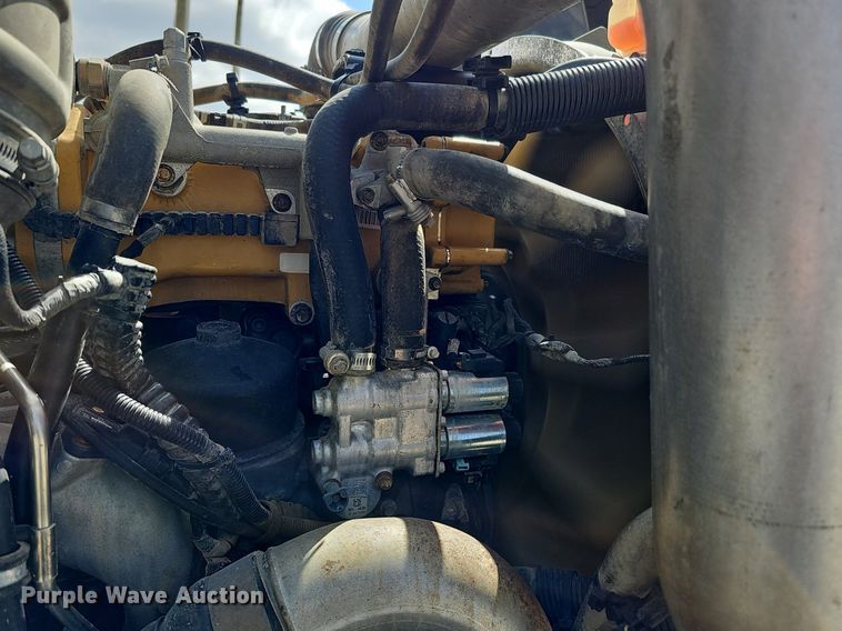 image for item DQ8675 2015 Caterpillar CT660L hydrovac truck