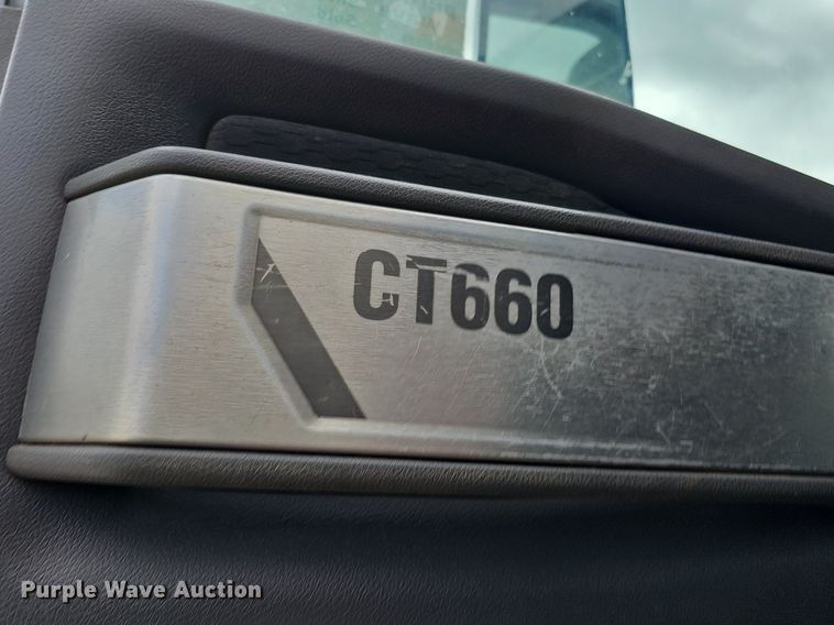 image for item DQ8675 2015 Caterpillar CT660L hydrovac truck