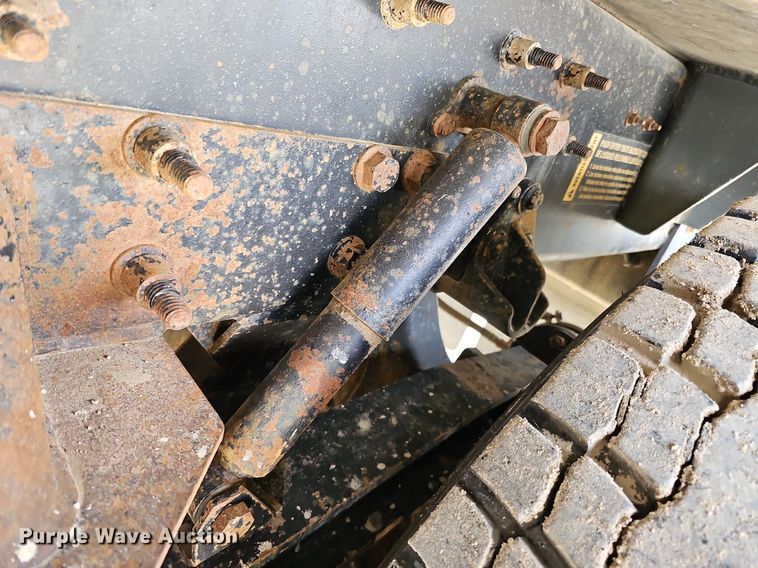 image for item DQ8675 2015 Caterpillar CT660L hydrovac truck