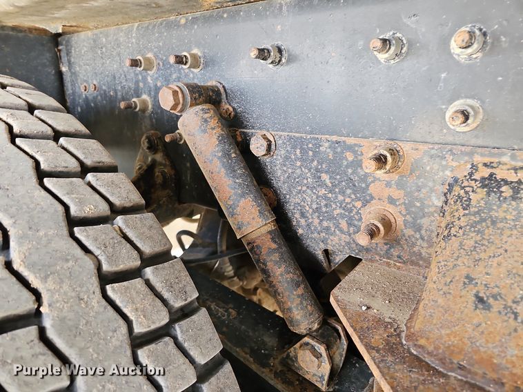 image for item DQ8675 2015 Caterpillar CT660L hydrovac truck