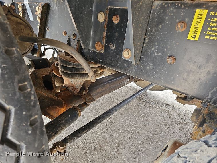 image for item DQ8675 2015 Caterpillar CT660L hydrovac truck