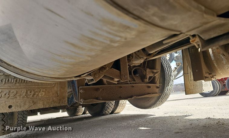 image for item DQ8675 2015 Caterpillar CT660L hydrovac truck