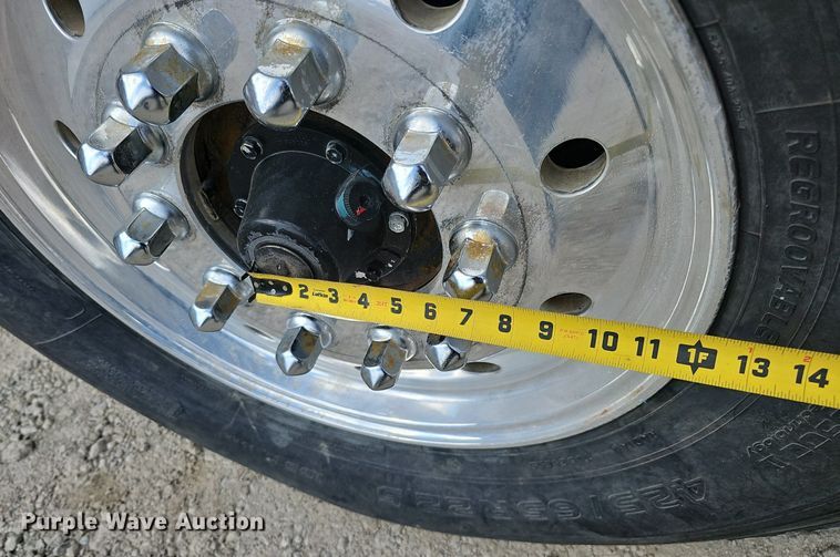 image for item DQ8675 2015 Caterpillar CT660L hydrovac truck