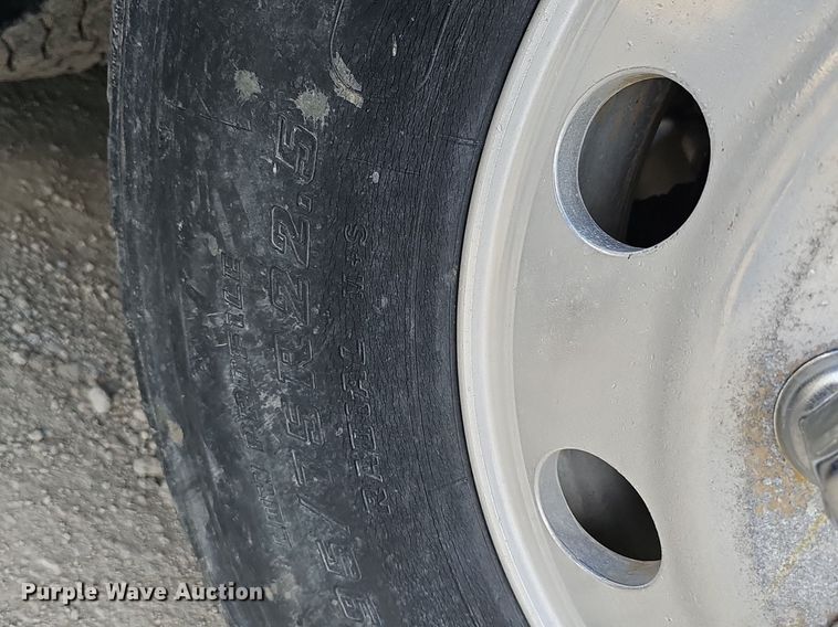 image for item DQ8675 2015 Caterpillar CT660L hydrovac truck