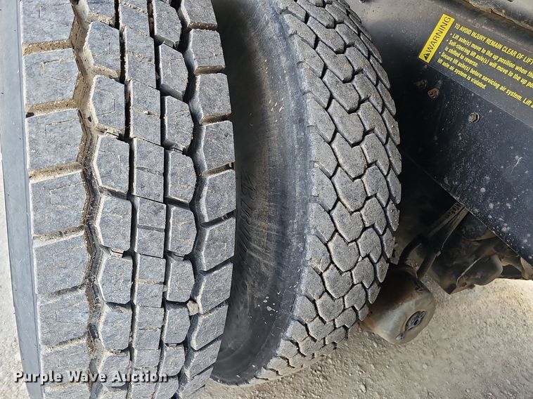 image for item DQ8675 2015 Caterpillar CT660L hydrovac truck