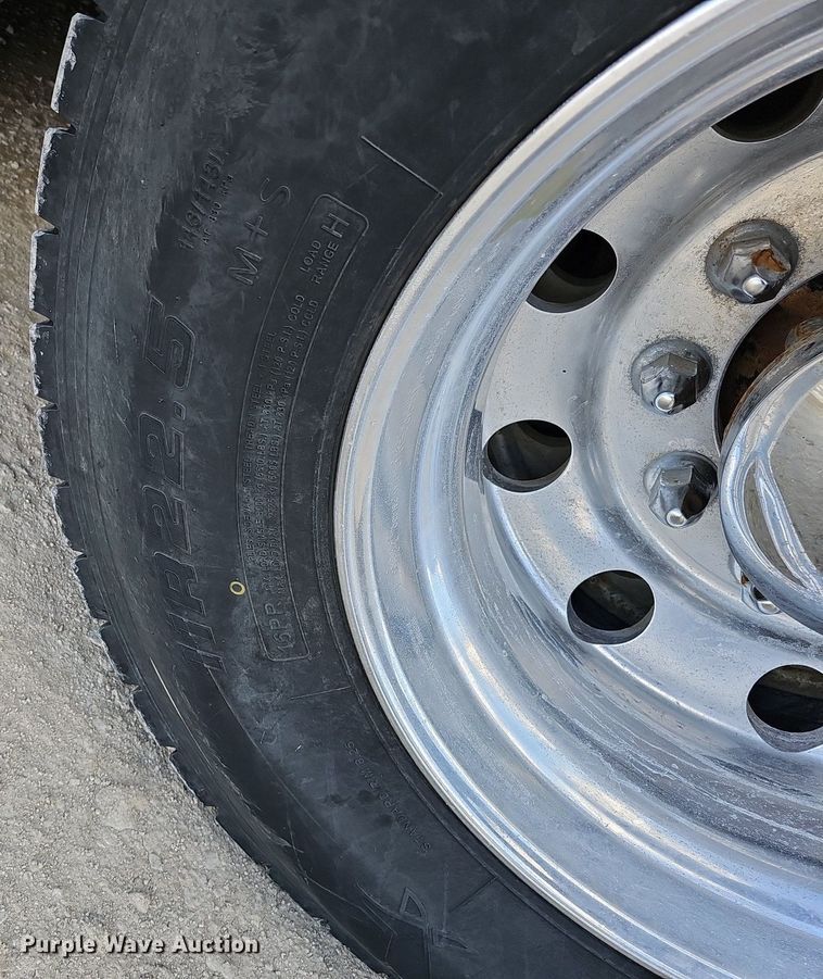 image for item DQ8675 2015 Caterpillar CT660L hydrovac truck