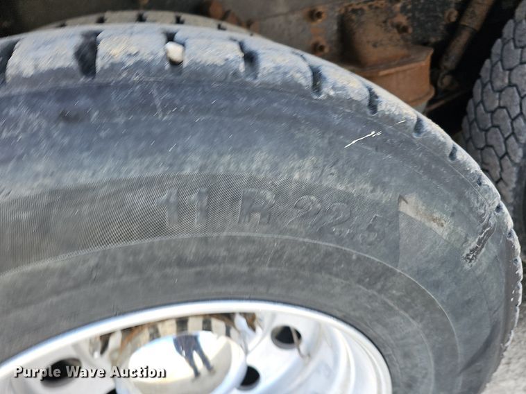 image for item DQ8675 2015 Caterpillar CT660L hydrovac truck