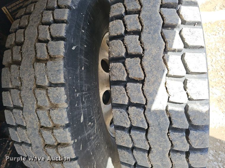 image for item DQ8675 2015 Caterpillar CT660L hydrovac truck