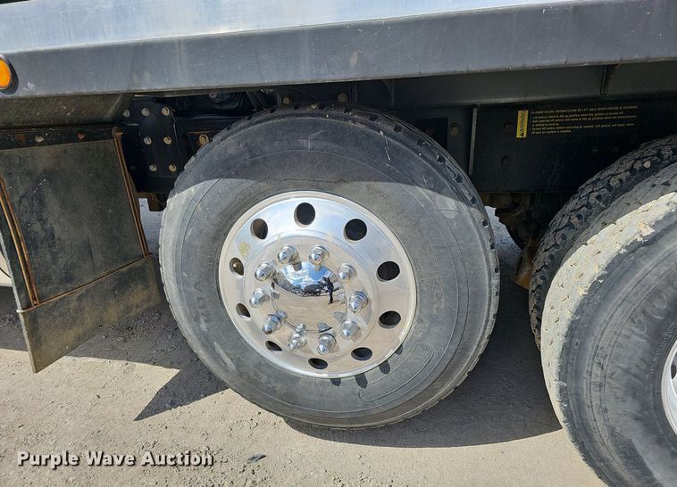 image for item DQ8675 2015 Caterpillar CT660L hydrovac truck