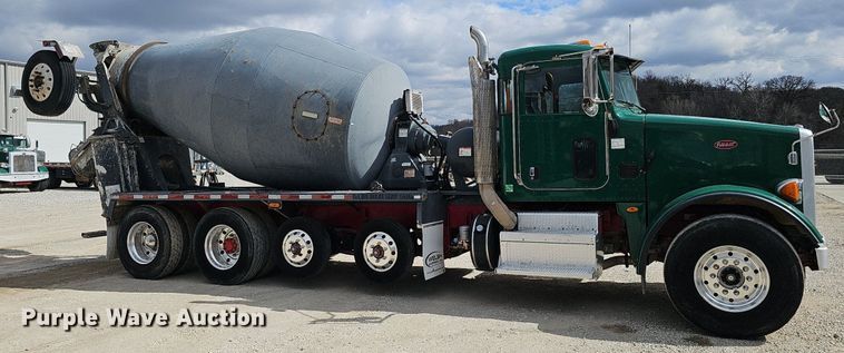 image for item DQ8676 2014 Peterbilt 365 ready mix truck
