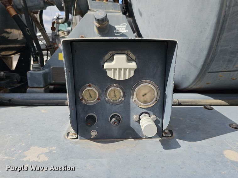 image for item DQ8676 2014 Peterbilt 365 ready mix truck