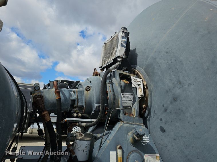 image for item DQ8676 2014 Peterbilt 365 ready mix truck