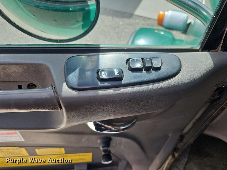 image for item DQ8676 2014 Peterbilt 365 ready mix truck