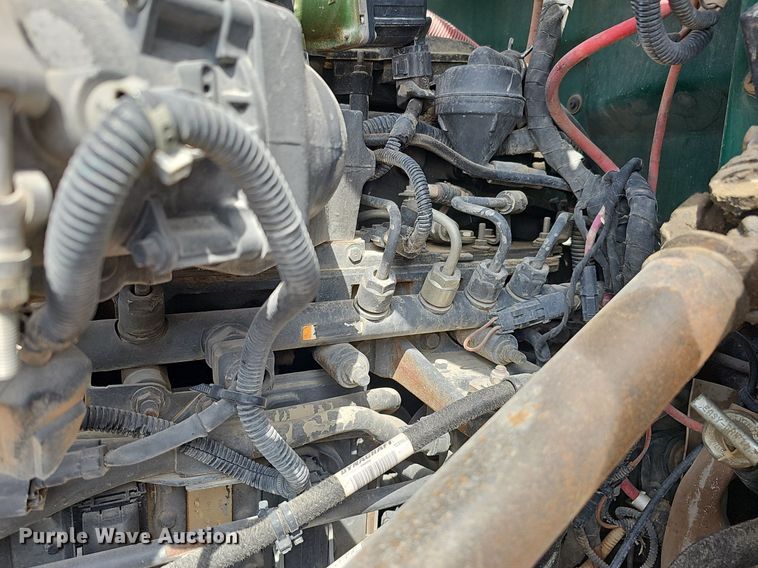 image for item DQ8676 2014 Peterbilt 365 ready mix truck