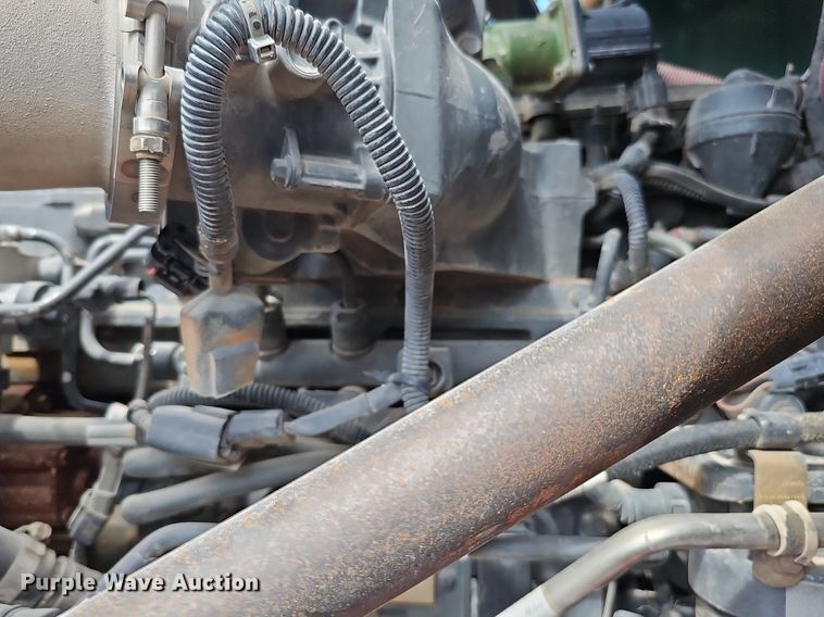 image for item DQ8676 2014 Peterbilt 365 ready mix truck