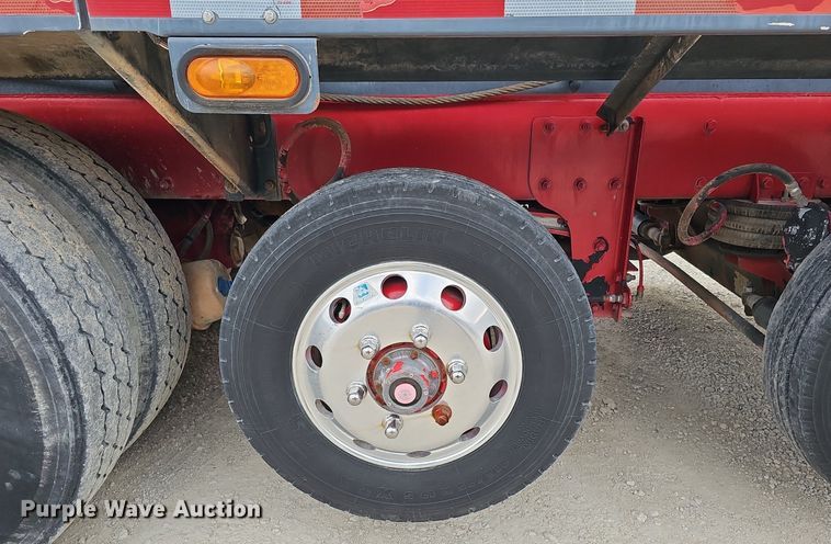 image for item DQ8676 2014 Peterbilt 365 ready mix truck