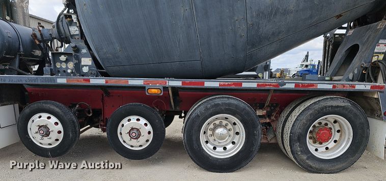 image for item DQ8676 2014 Peterbilt 365 ready mix truck