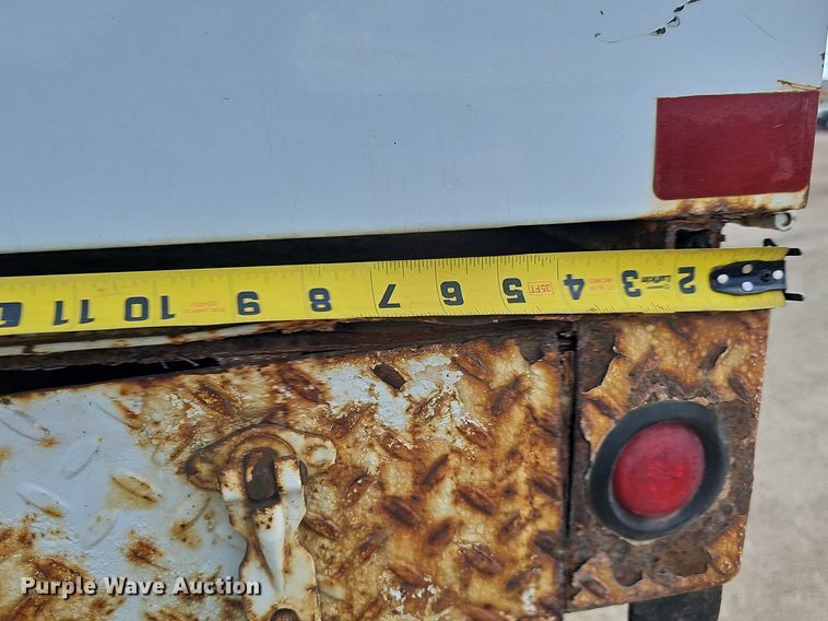 image for item DQ8682 2003 International 7400 digger derrick truck