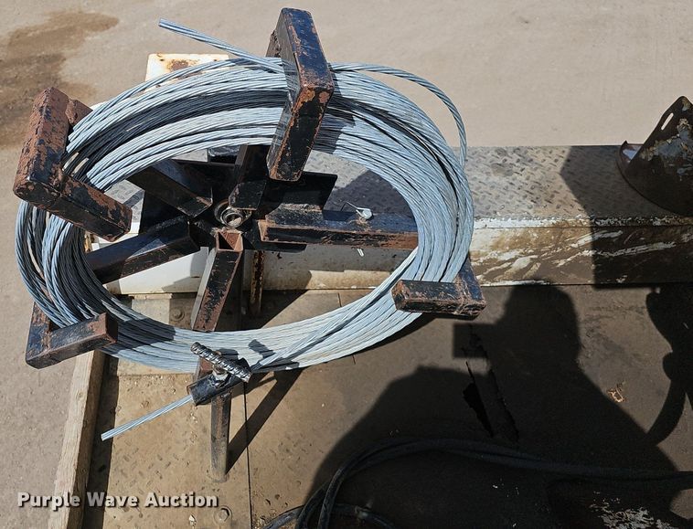 image for item DQ8682 2003 International 7400 digger derrick truck