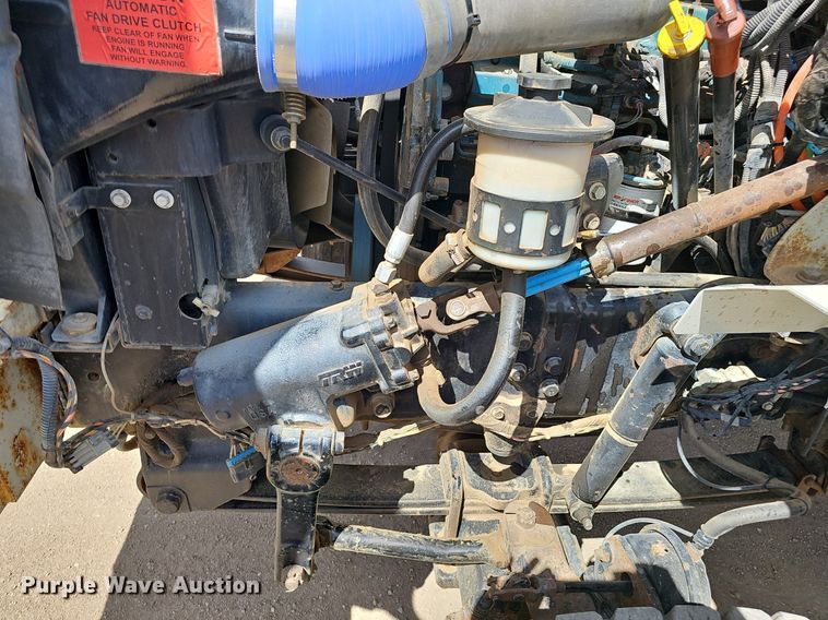 image for item DQ8682 2003 International 7400 digger derrick truck