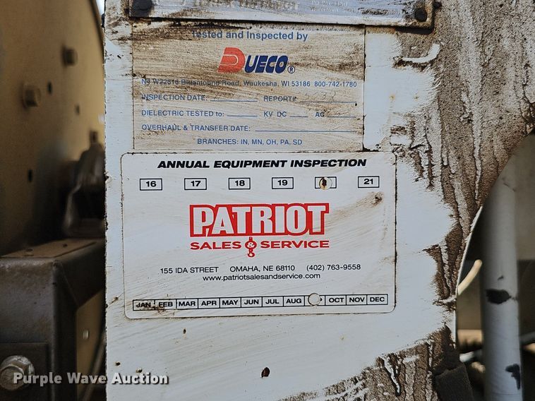 image for item DQ8682 2003 International 7400 digger derrick truck