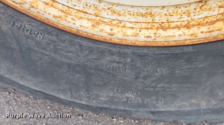 image for item DQ8682 2003 International 7400 digger derrick truck