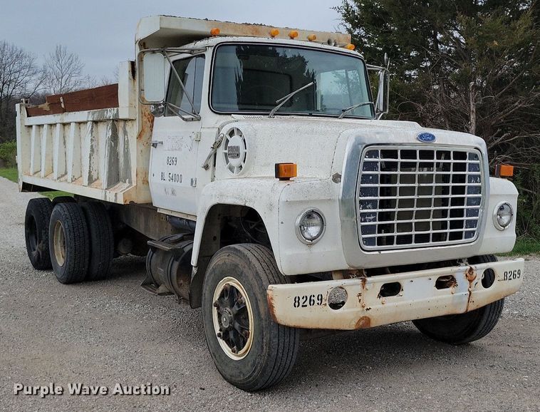 image for item DR7950 1985 Ford 8000 dump truck
