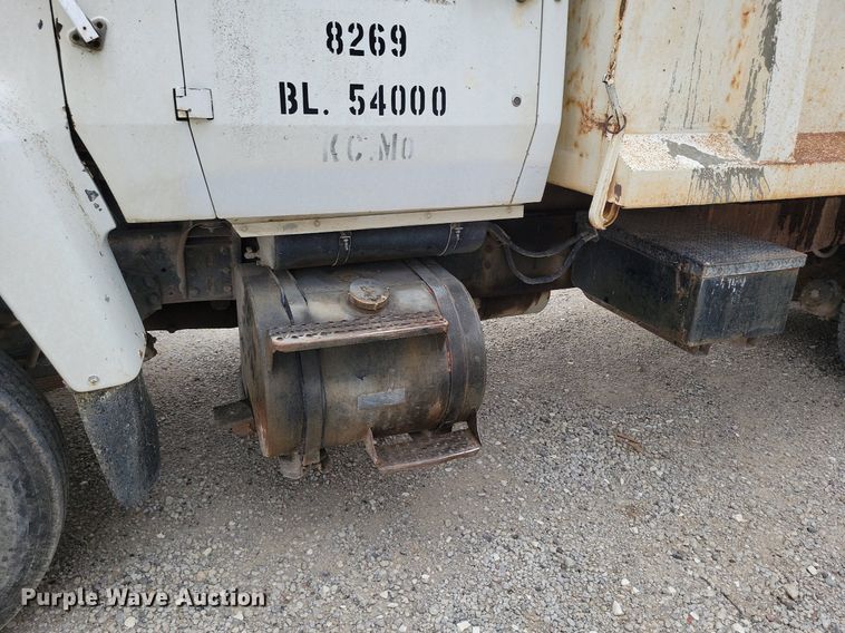 image for item DR7950 1985 Ford 8000 dump truck