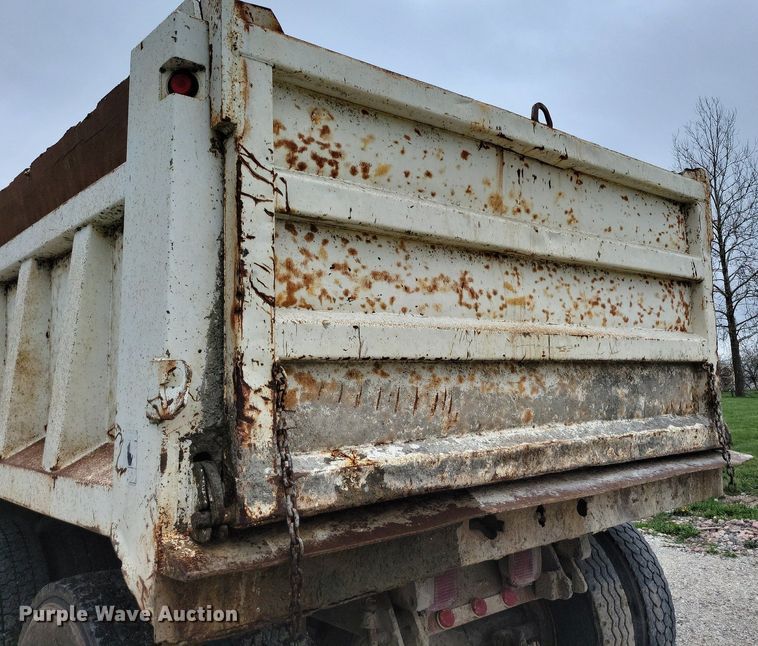 image for item DR7950 1985 Ford 8000 dump truck