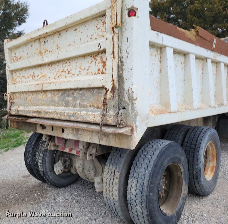 image for item DR7950 1985 Ford 8000 dump truck