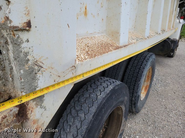 image for item DR7950 1985 Ford 8000 dump truck