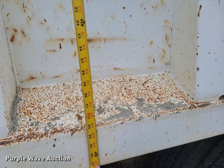 image for item DR7950 1985 Ford 8000 dump truck